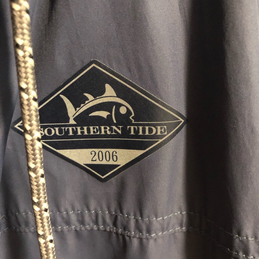 Southern tide men’s rain jacket - Picture 3 of 4